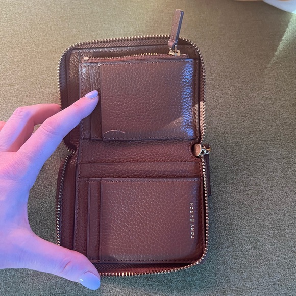 Tory Burch EUC bag and fair condition wallet. - Picture 7 of 9